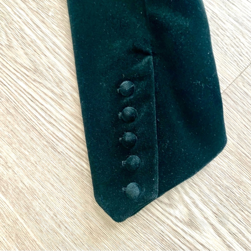 Black Halo Velvet Women's Blazer - Picture 7 of 13